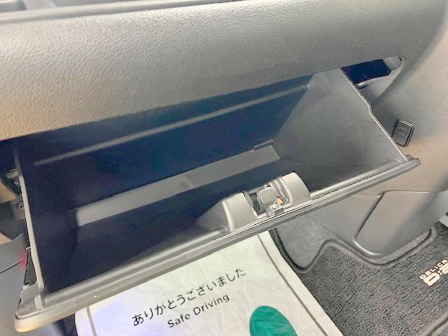 デリカＤ：２ カスタムハイブリッドＭＶ　禁煙　１オーナー　衝突軽減ブレーキ　社外メモリナビ　Ｂｌｕｅｔｏｏｔｈ　バックモニター　フルセグ　ＥＴＣ　両側自動ドア（12枚目）