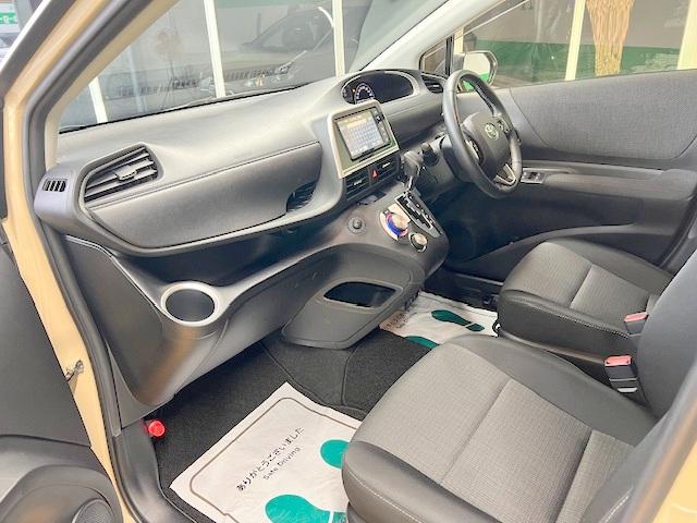 シエンタ ハイブリッド　Ｇ　セーフティーエディションＩＩ　禁煙　衝突軽減ブレーキ　純正ＳＤナビ　Ｂｌｕｅｔｏｏｔｈ　バックモニター　フルセグ　ＥＴＣ　両側自動ドア　ＬＥＤ（10枚目）