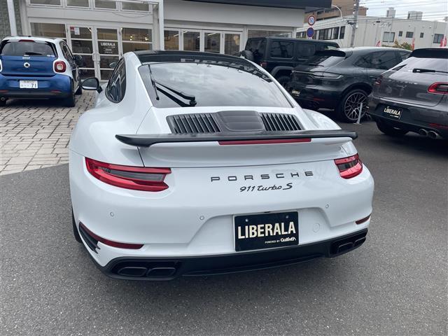 ９１１ ９１１ターボＳ　サンルーフ　スポーツクロノＰＫＧ　カーボンインテリア　シートベンチレーション　フロントアクスルリフトシステム　マルチファンクションヒーテッドステリングシステム　ブルメスターサウンド（3枚目）