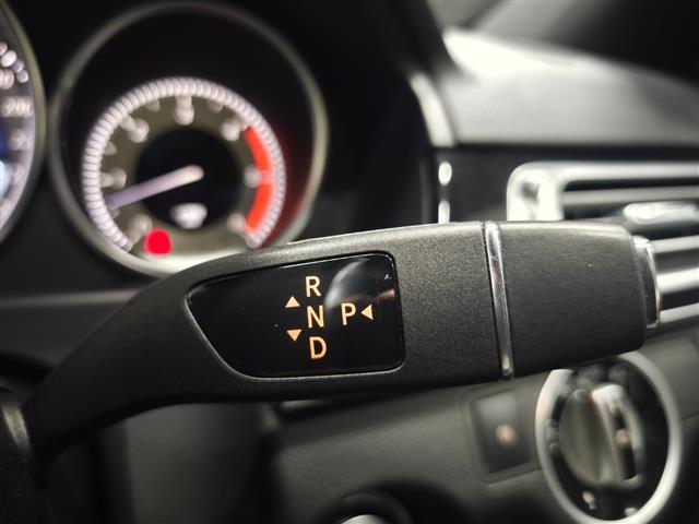 Eクラスステーションワゴン E350ブルテックステーションワゴンアバンG レーダーセーフティPKG パノラミックスライディングルーフ 黒革シート シートヒーター ワンオーナー パワーバックドア LEDヘッドライト全方位カメラ Bluetooth ETC スマートキー(30枚目)