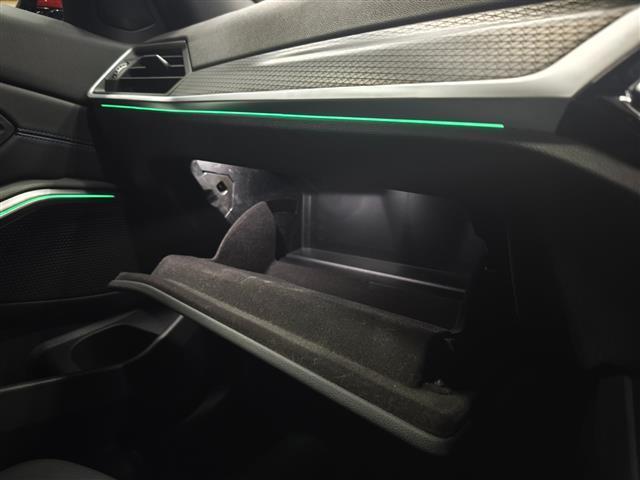 ３シリーズ ３２０ｉ　Ｍスポーツ　ＢＭＷライブコックピット　ヘッドアップディスプレイ　１９インチＡＷ　アップルカープレイ　純正ＨＤＤナビ　全方位カメラ　ＬＥＤヘッドライト　パワーシート　シートヒーター　純正フロアマット　ＥＴＣ２．０（20枚目）