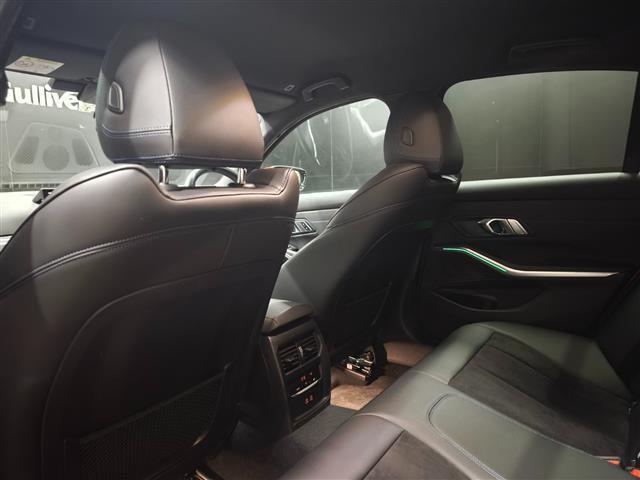 ３シリーズ ３２０ｉ　Ｍスポーツ　ＢＭＷライブコックピット　ヘッドアップディスプレイ　１９インチＡＷ　アップルカープレイ　純正ＨＤＤナビ　全方位カメラ　ＬＥＤヘッドライト　パワーシート　シートヒーター　純正フロアマット　ＥＴＣ２．０（34枚目）