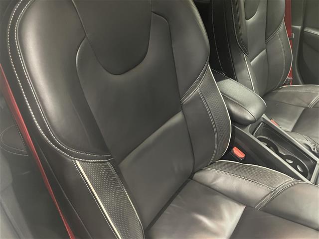 V40 T5 Rデザイン カーボンエディション ブラックレザーシート 純正HDDナビ フルセグTV 19インチAW Bluetooth 前席シートヒーター 前席パワーシート スマートキー ACC 純正フロアマット(6枚目)