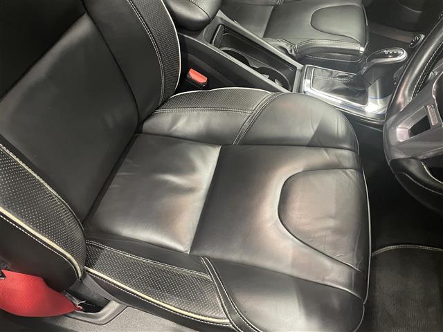 V40 T5 Rデザイン カーボンエディション ブラックレザーシート 純正HDDナビ フルセグTV 19インチAW Bluetooth 前席シートヒーター 前席パワーシート スマートキー ACC 純正フロアマット(7枚目)