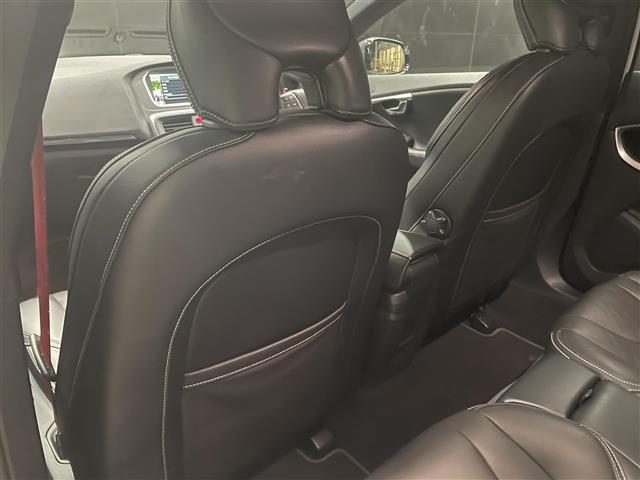 V40 T5 Rデザイン カーボンエディション ブラックレザーシート 純正HDDナビ フルセグTV 19インチAW Bluetooth 前席シートヒーター 前席パワーシート スマートキー ACC 純正フロアマット(24枚目)