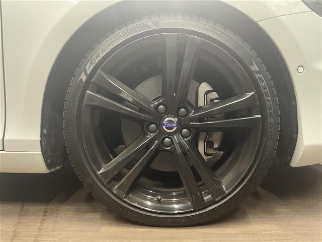 V40 T5 Rデザイン カーボンエディション ブラックレザーシート 純正HDDナビ フルセグTV 19インチAW Bluetooth 前席シートヒーター 前席パワーシート スマートキー ACC 純正フロアマット(40枚目)