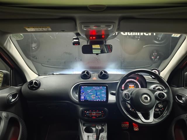 スマートフォーフォー BRABUS スポーツ ブラックレザーシート 前席シートヒーター パノラマガラスルーフ パナソニックナビ Bluetooth ブルーレイ再生可 クルーズコントロール バックカメラ コーナーセンサー ベンツ純正前方ドラレコ(5枚目)