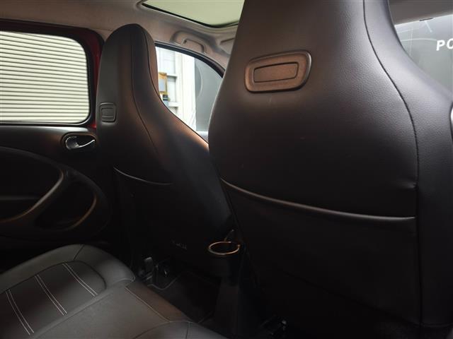 スマートフォーフォー BRABUS スポーツ ブラックレザーシート 前席シートヒーター パノラマガラスルーフ パナソニックナビ Bluetooth ブルーレイ再生可 クルーズコントロール バックカメラ コーナーセンサー ベンツ純正前方ドラレコ(8枚目)