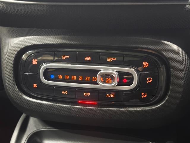 スマートフォーフォー BRABUS スポーツ ブラックレザーシート 前席シートヒーター パノラマガラスルーフ パナソニックナビ Bluetooth ブルーレイ再生可 クルーズコントロール バックカメラ コーナーセンサー ベンツ純正前方ドラレコ(13枚目)