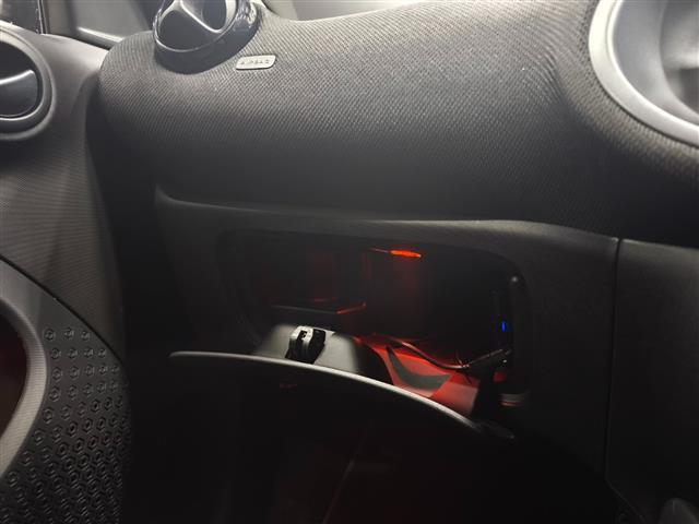 スマートフォーフォー BRABUS スポーツ ブラックレザーシート 前席シートヒーター パノラマガラスルーフ パナソニックナビ Bluetooth ブルーレイ再生可 クルーズコントロール バックカメラ コーナーセンサー ベンツ純正前方ドラレコ(17枚目)