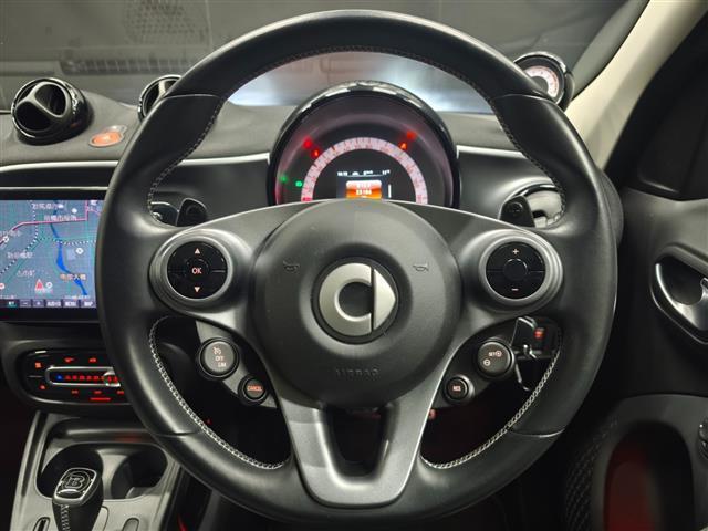 スマートフォーフォー BRABUS スポーツ ブラックレザーシート 前席シートヒーター パノラマガラスルーフ パナソニックナビ Bluetooth ブルーレイ再生可 クルーズコントロール バックカメラ コーナーセンサー ベンツ純正前方ドラレコ(22枚目)