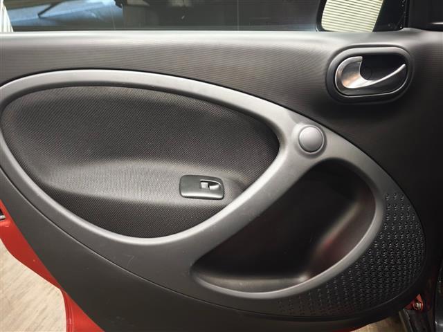 スマートフォーフォー BRABUS スポーツ ブラックレザーシート 前席シートヒーター パノラマガラスルーフ パナソニックナビ Bluetooth ブルーレイ再生可 クルーズコントロール バックカメラ コーナーセンサー ベンツ純正前方ドラレコ(41枚目)