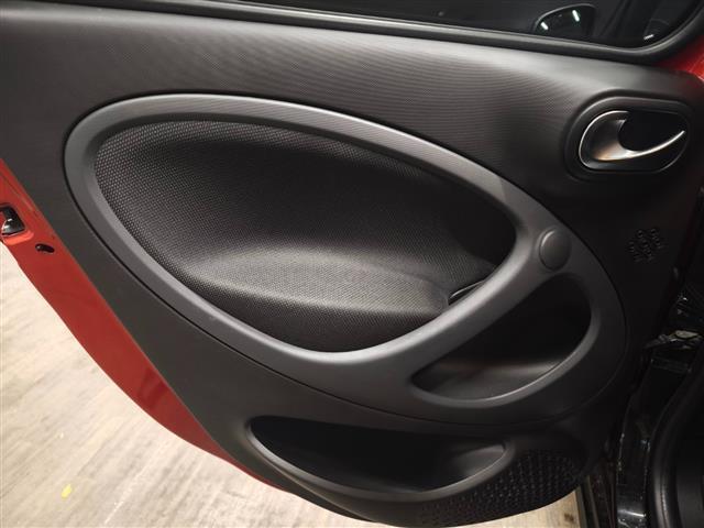 スマートフォーフォー BRABUS スポーツ ブラックレザーシート 前席シートヒーター パノラマガラスルーフ パナソニックナビ Bluetooth ブルーレイ再生可 クルーズコントロール バックカメラ コーナーセンサー ベンツ純正前方ドラレコ(42枚目)