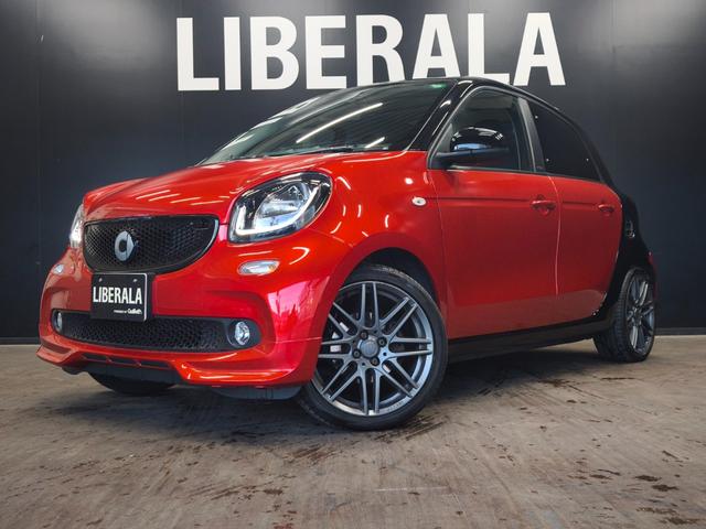 スマートフォーフォー BRABUS スポーツ ブラックレザーシート 前席シートヒーター パノラマガラスルーフ パナソニックナビ Bluetooth ブルーレイ再生可 クルーズコントロール バックカメラ コーナーセンサー ベンツ純正前方ドラレコ(47枚目)