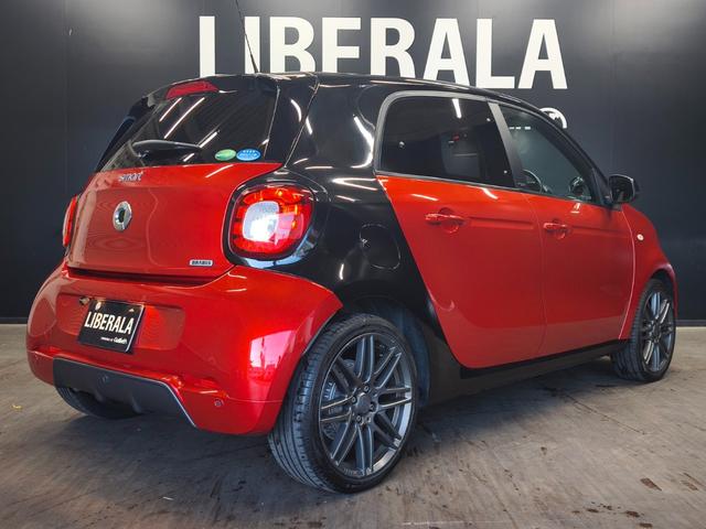 スマートフォーフォー BRABUS スポーツ ブラックレザーシート 前席シートヒーター パノラマガラスルーフ パナソニックナビ Bluetooth ブルーレイ再生可 クルーズコントロール バックカメラ コーナーセンサー ベンツ純正前方ドラレコ(50枚目)