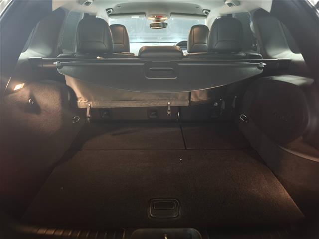 ジープ・チェロキー リミテッド ワンオーナー シートベンチレーション 純正ナビ フルセグTV 黒革シート パワーシート ACC スマートキー パワーバックドア アイドリングストップ 純正フロアマット バックカメラ パークアシスト(38枚目)