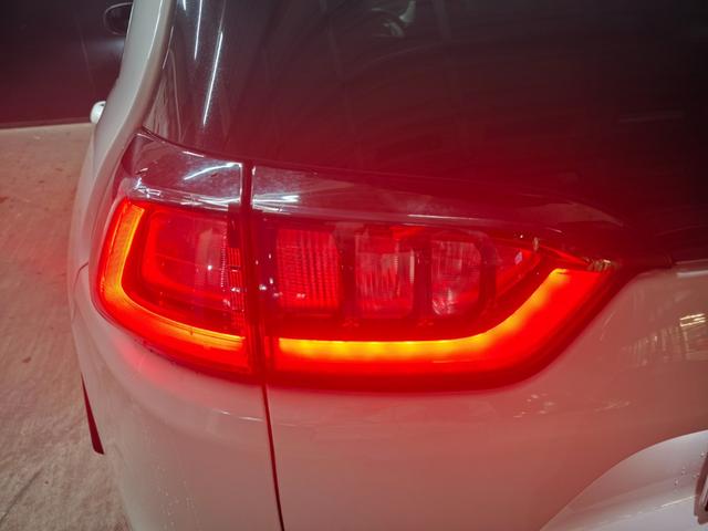 ジープ・チェロキー リミテッド ワンオーナー シートベンチレーション 純正ナビ フルセグTV 黒革シート パワーシート ACC スマートキー パワーバックドア アイドリングストップ 純正フロアマット バックカメラ パークアシスト(56枚目)