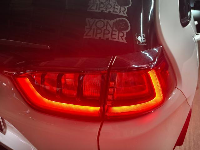 ジープ・チェロキー リミテッド ワンオーナー シートベンチレーション 純正ナビ フルセグTV 黒革シート パワーシート ACC スマートキー パワーバックドア アイドリングストップ 純正フロアマット バックカメラ パークアシスト(57枚目)