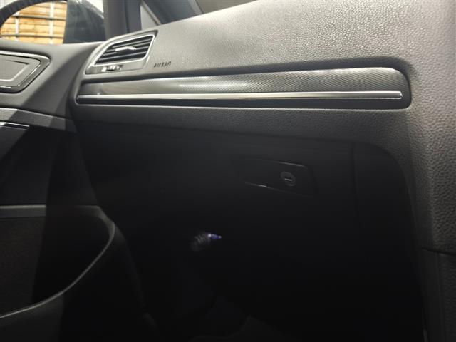 ゴルフGTI パフォーマンス ワンオーナー ACC プリクラッシュセーフティ レーンキープアシスト 純正ナビ バックカメラ フルセグTV 純正19インチAW スマートキー アイドリングストップ Bluetooth フロアマット(22枚目)