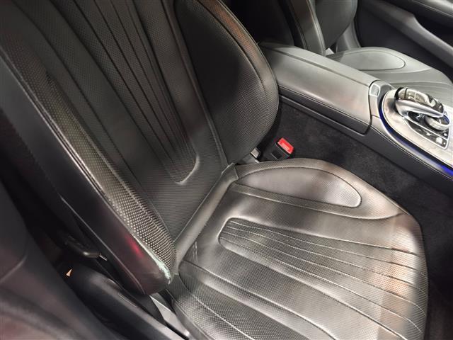 ＣＬＳクラス ＣＬＳ４５０　４マチック　スポーツ　ワンオーナー　エクスクルーシブＰＫＧ　パノラミックスライディングルーフ　マルチビームＬＥＤヘッドライト　シートベンチレーション　黒革シート　全方位カメラ　純正ＨＤＤナビ　ブルメスタースピーカー（7枚目）