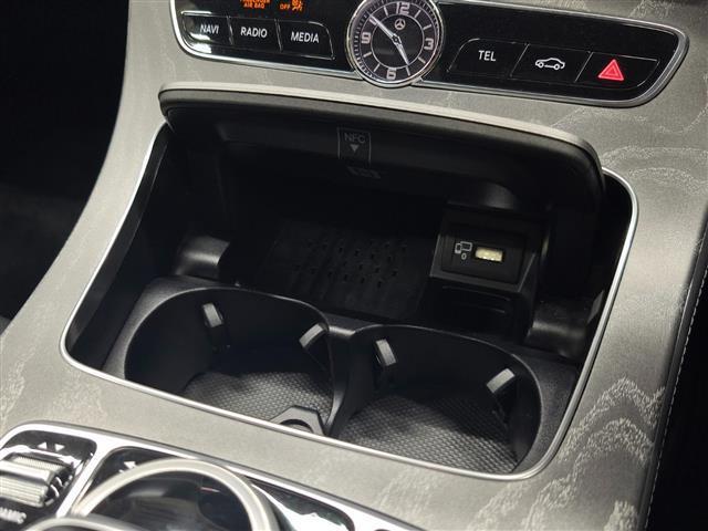 ＣＬＳクラス ＣＬＳ４５０　４マチック　スポーツ　ワンオーナー　エクスクルーシブＰＫＧ　パノラミックスライディングルーフ　マルチビームＬＥＤヘッドライト　シートベンチレーション　黒革シート　全方位カメラ　純正ＨＤＤナビ　ブルメスタースピーカー（18枚目）