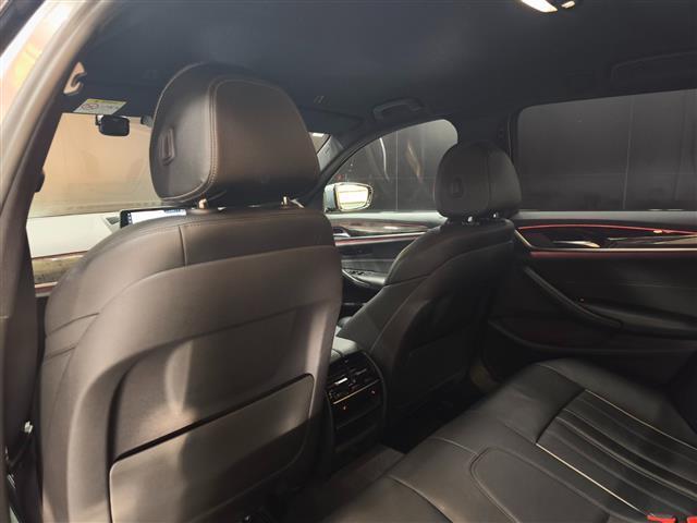 ５シリーズ ５２３ｄツーリング　Ｍスポーツ　ハイラインＰＫＧ　イノベーションＰＫＧ　全方位カメラ　前方ドラレコ　フルセグＴＶ　ＬＥＤヘッドライト　純正ＨＤＤナビ　前席パワーシート　パワーバックドア　純正フロアマット　Ｂｌｕｅｔｏｏｔｈ（11枚目）