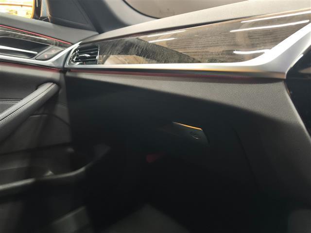 ５シリーズ ５２３ｄツーリング　Ｍスポーツ　ハイラインＰＫＧ　イノベーションＰＫＧ　全方位カメラ　前方ドラレコ　フルセグＴＶ　ＬＥＤヘッドライト　純正ＨＤＤナビ　前席パワーシート　パワーバックドア　純正フロアマット　Ｂｌｕｅｔｏｏｔｈ（21枚目）