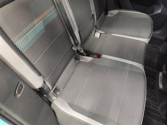 Ｔ－クロス ＴＳＩ　１ｓｔプラス　純正ナビ　ＡｐｐｌｅＣａｒｐｌａｙ　ＡｎｄｒｏｉｄＡｕｔｏ　デザインパッケージ　レーンキープアシスト　ハイビームアシスト　バックカメラ　シルバールーフレール　ドラレコ前後　社外アルミスタッドレス有（9枚目）