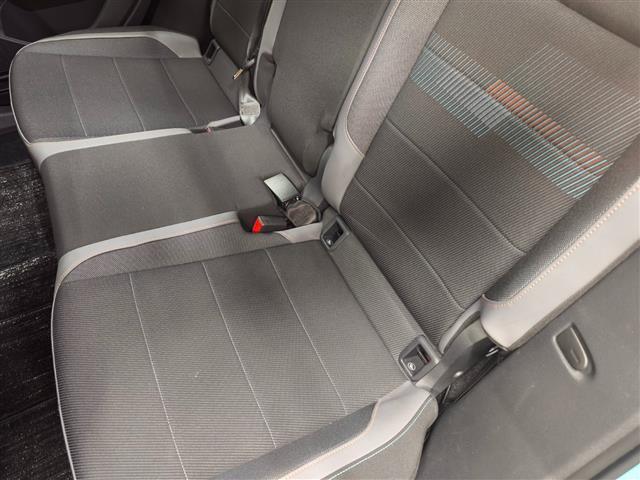 Ｔ－クロス ＴＳＩ　１ｓｔプラス　純正ナビ　ＡｐｐｌｅＣａｒｐｌａｙ　ＡｎｄｒｏｉｄＡｕｔｏ　デザインパッケージ　レーンキープアシスト　ハイビームアシスト　バックカメラ　シルバールーフレール　ドラレコ前後　社外アルミスタッドレス有（10枚目）