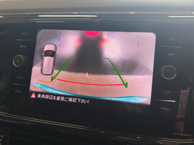Ｔ－クロス ＴＳＩ　１ｓｔプラス　純正ナビ　ＡｐｐｌｅＣａｒｐｌａｙ　ＡｎｄｒｏｉｄＡｕｔｏ　デザインパッケージ　レーンキープアシスト　ハイビームアシスト　バックカメラ　シルバールーフレール　ドラレコ前後　社外アルミスタッドレス有（14枚目）