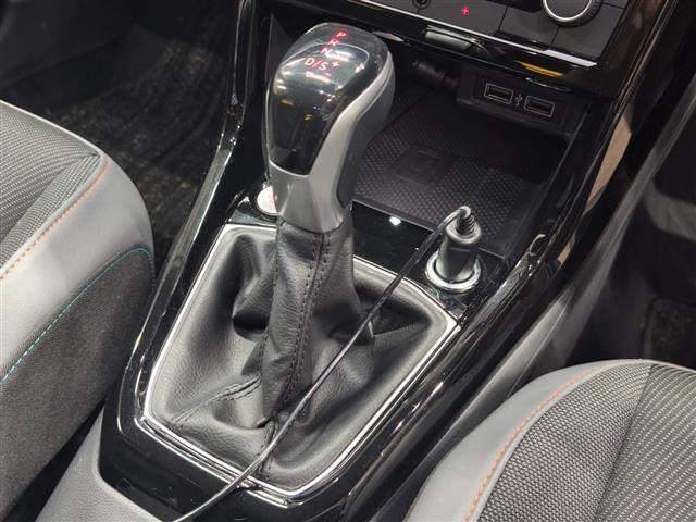 Ｔ－クロス ＴＳＩ　１ｓｔプラス　純正ナビ　ＡｐｐｌｅＣａｒｐｌａｙ　ＡｎｄｒｏｉｄＡｕｔｏ　デザインパッケージ　レーンキープアシスト　ハイビームアシスト　バックカメラ　シルバールーフレール　ドラレコ前後　社外アルミスタッドレス有（17枚目）