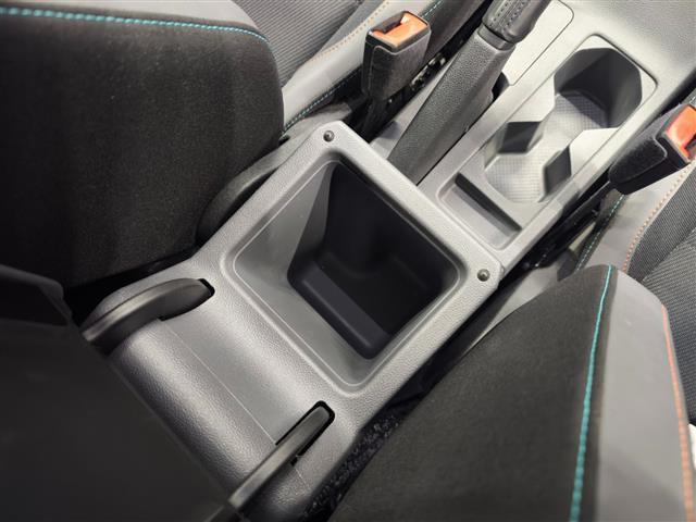 Ｔ－クロス ＴＳＩ　１ｓｔプラス　純正ナビ　ＡｐｐｌｅＣａｒｐｌａｙ　ＡｎｄｒｏｉｄＡｕｔｏ　デザインパッケージ　レーンキープアシスト　ハイビームアシスト　バックカメラ　シルバールーフレール　ドラレコ前後　社外アルミスタッドレス有（20枚目）