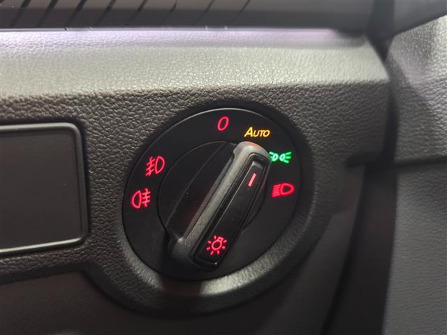 Ｔ－クロス ＴＳＩ　１ｓｔプラス　純正ナビ　ＡｐｐｌｅＣａｒｐｌａｙ　ＡｎｄｒｏｉｄＡｕｔｏ　デザインパッケージ　レーンキープアシスト　ハイビームアシスト　バックカメラ　シルバールーフレール　ドラレコ前後　社外アルミスタッドレス有（32枚目）