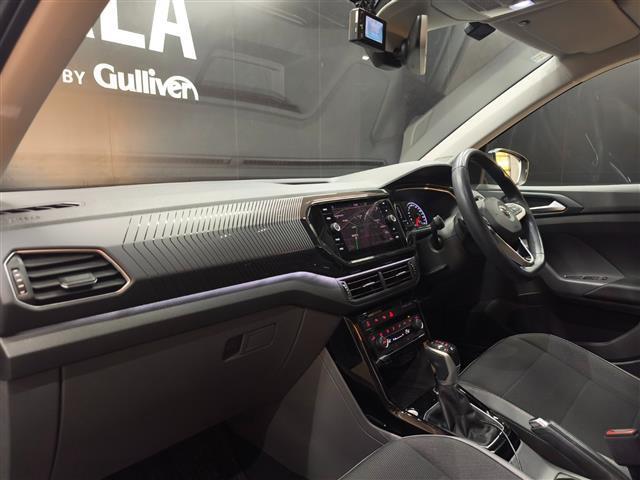 Ｔ－クロス ＴＳＩ　１ｓｔプラス　純正ナビ　ＡｐｐｌｅＣａｒｐｌａｙ　ＡｎｄｒｏｉｄＡｕｔｏ　デザインパッケージ　レーンキープアシスト　ハイビームアシスト　バックカメラ　シルバールーフレール　ドラレコ前後　社外アルミスタッドレス有（33枚目）
