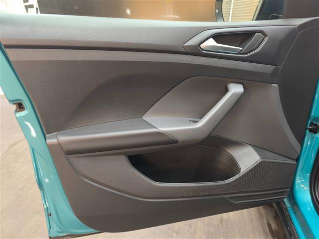 Ｔ－クロス ＴＳＩ　１ｓｔプラス　純正ナビ　ＡｐｐｌｅＣａｒｐｌａｙ　ＡｎｄｒｏｉｄＡｕｔｏ　デザインパッケージ　レーンキープアシスト　ハイビームアシスト　バックカメラ　シルバールーフレール　ドラレコ前後　社外アルミスタッドレス有（34枚目）