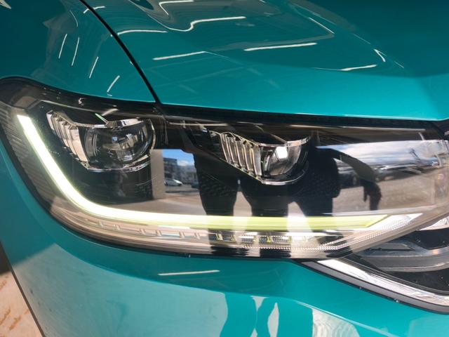 Ｔ－クロス ＴＳＩ　１ｓｔプラス　純正ナビ　ＡｐｐｌｅＣａｒｐｌａｙ　ＡｎｄｒｏｉｄＡｕｔｏ　デザインパッケージ　レーンキープアシスト　ハイビームアシスト　バックカメラ　シルバールーフレール　ドラレコ前後　社外アルミスタッドレス有（46枚目）