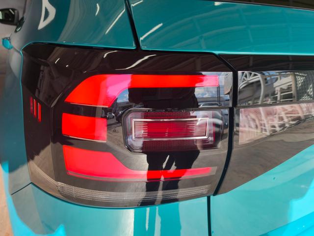 Ｔ－クロス ＴＳＩ　１ｓｔプラス　純正ナビ　ＡｐｐｌｅＣａｒｐｌａｙ　ＡｎｄｒｏｉｄＡｕｔｏ　デザインパッケージ　レーンキープアシスト　ハイビームアシスト　バックカメラ　シルバールーフレール　ドラレコ前後　社外アルミスタッドレス有（48枚目）