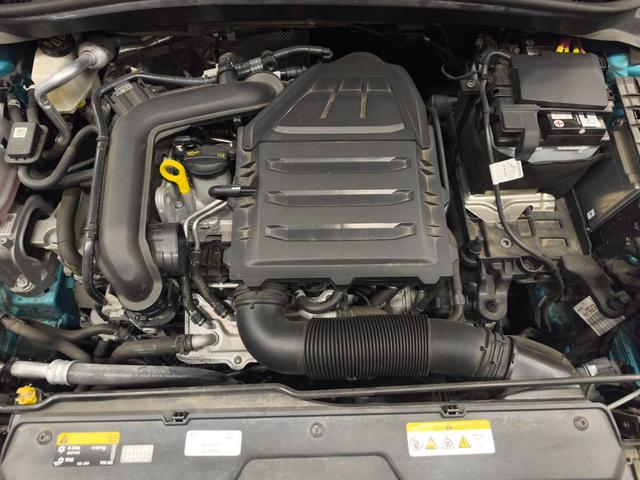 Ｔ－クロス ＴＳＩ　１ｓｔプラス　純正ナビ　ＡｐｐｌｅＣａｒｐｌａｙ　ＡｎｄｒｏｉｄＡｕｔｏ　デザインパッケージ　レーンキープアシスト　ハイビームアシスト　バックカメラ　シルバールーフレール　ドラレコ前後　社外アルミスタッドレス有（56枚目）