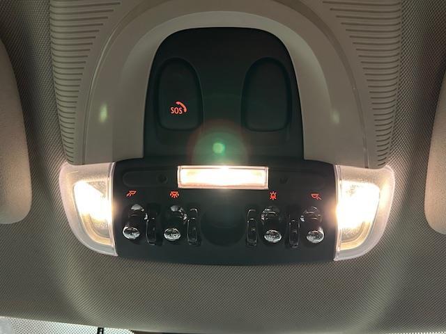 ＭＩＮＩ クーパーＤ　クロスオーバー　純正ナビ　バックカメラ　１８インチピンスポークブラックＡＷ　クロスレザレットシート　アダクティブクルーズコントロール　ＬＥＤヘッドライト　プライバシーガラス　スマートキー　ドラレコ（38枚目）