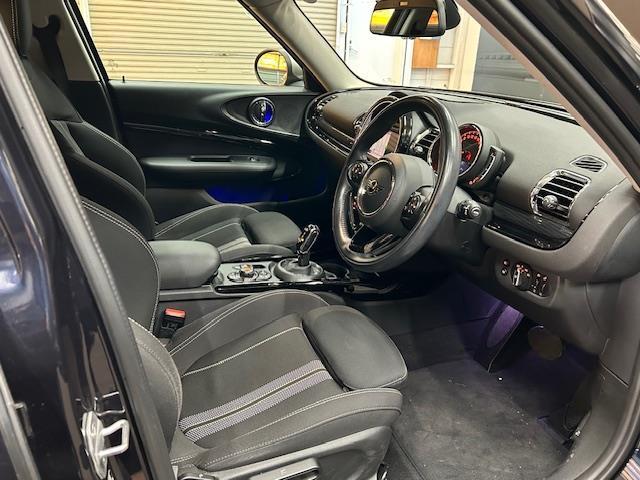 ＭＩＮＩ クーパーＳ　クラブマン　純正ＨＤＤナビ　ＡＣＣ　バックカメラ　前後ドラレコ　Ｂｌｕｅｔｏｏｔｈ　前後コーナーセンサー　１８インチＡＷ　パーキングアシスト　ＥＴＣ２．０　ＬＥＤヘッドライト　衝突軽減ブレーキ（6枚目）