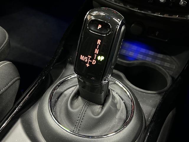 ＭＩＮＩ クーパーＳ　クラブマン　純正ＨＤＤナビ　ＡＣＣ　バックカメラ　前後ドラレコ　Ｂｌｕｅｔｏｏｔｈ　前後コーナーセンサー　１８インチＡＷ　パーキングアシスト　ＥＴＣ２．０　ＬＥＤヘッドライト　衝突軽減ブレーキ（19枚目）