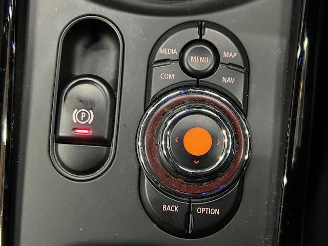 ＭＩＮＩ クーパーＳ　クラブマン　純正ＨＤＤナビ　ＡＣＣ　バックカメラ　前後ドラレコ　Ｂｌｕｅｔｏｏｔｈ　前後コーナーセンサー　１８インチＡＷ　パーキングアシスト　ＥＴＣ２．０　ＬＥＤヘッドライト　衝突軽減ブレーキ（20枚目）