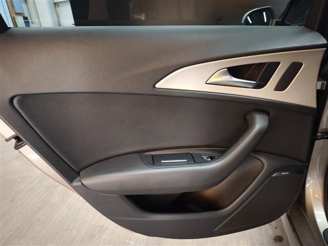 �k�h�a�d�q�`�k�`�́A�A���ԑI�т̐V���ȃX�^�C�����Ă���C���|�[�g�E�Z���N�g�E�u�����h�ł��B�I�[�i�[�l�ƂȂ�����N���}���璼�ڊ����銴������ɂ����A�ŗǂ̈��Ƃ̏o����R�[�f�B�l�[�g�������܂��B