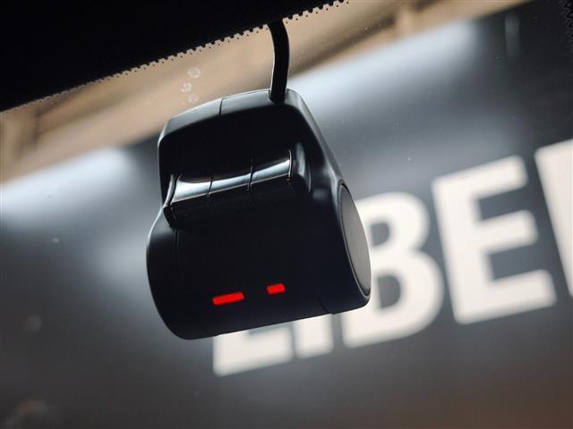 �}�b�g�u���b�N�Ƀz���C�g�̂k�h�a�d�q�`�k�`�̃��S�̌����ƊŔ��ڈ�ł��B