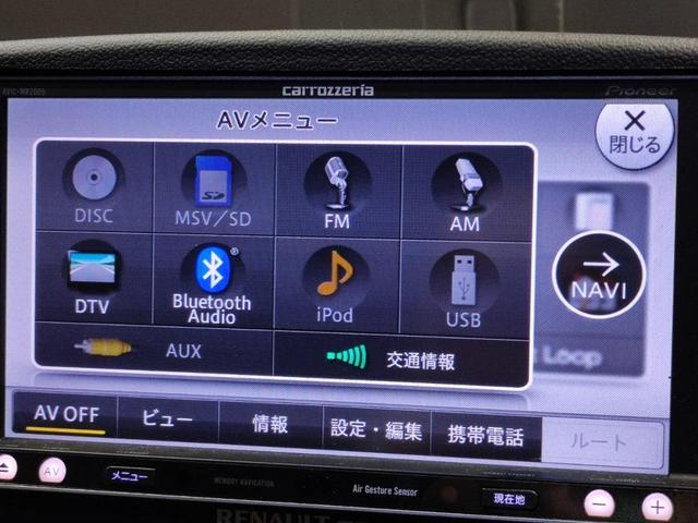 メガーヌ ルノー　スポール　禁煙車　６ＭＴ　純正ナビ　Ｂｌｕｅｔｏｏｔｈ　ＵＳＢ　ＥＴＣ　ドラレコ　純正フロアマット　オートライト　ＨＩＤヘッドライト　純正イエローステッチレカロシート　フルセグＴＶ　純正ホイール　スタッドレス付（10枚目）