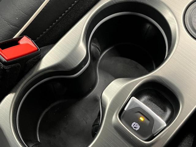 クロス　アイドリングストップ　Ａｐｐｌｅ　ｃａｒｐｌａｙ　ディスプレイオーディオ　Ｂカメラ　黒革シート　スマートキー　レーンアシスト　オートライト　クルーズコントロール　ＥＴＣ２．０　ドラレコ　禁煙車(17枚目)