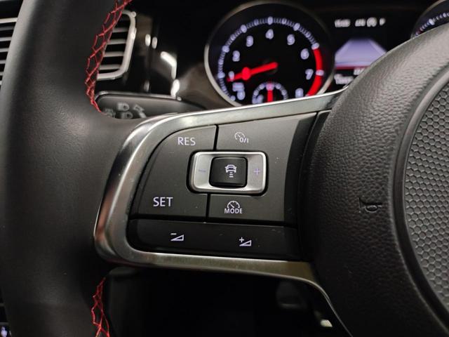 ゴルフＧＴＩ ベースグレード　ワンオーナー　後期型　純正ナビ　ＵＳＢ／ＢＴ／ＡｐｐｌｅＣａｒＰｌａｙ／ＡｎｄｒｏｉｄＡｕｔｏ　フルセグＴＶ　ＡＣＣ　ＬＥＤヘッドライト　レーンキープ　ブラインドスポットモニター　ＥＴＣ２．０　禁煙車（29枚目）