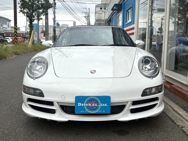 ９１１ ９１１カレラＳ　カブリオレ　電動オープン　シートヒーター　ブラウン革内装　ＰＵＲ鍛造アルミホイール　社外マフラー（2枚目）