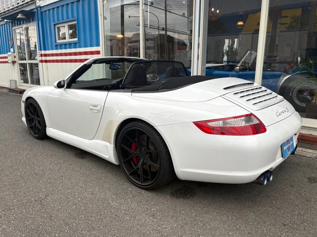 ９１１ ９１１カレラＳ　カブリオレ　電動オープン　シートヒーター　ブラウン革内装　ＰＵＲ鍛造アルミホイール　社外マフラー（12枚目）
