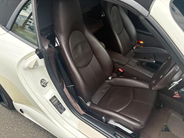 ９１１ ９１１カレラＳ　カブリオレ　電動オープン　シートヒーター　ブラウン革内装　ＰＵＲ鍛造アルミホイール　社外マフラー（18枚目）